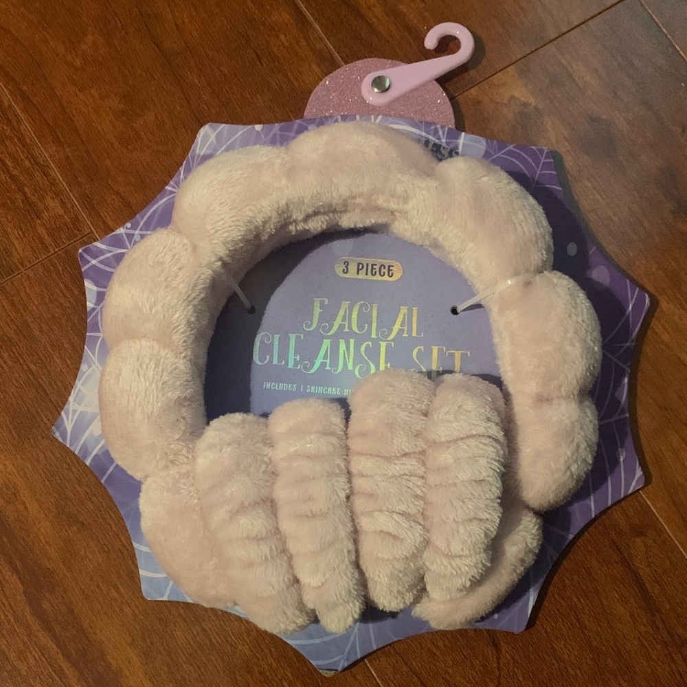 Plush Facial Cleanse Set
